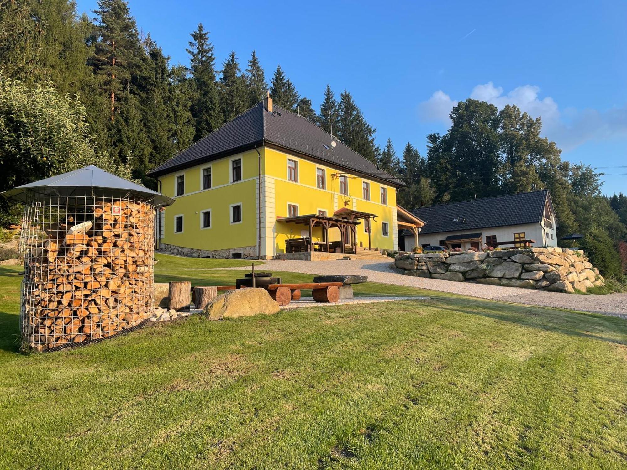 Apartmany Hajovna Lipno Лоучовице Экстерьер фото